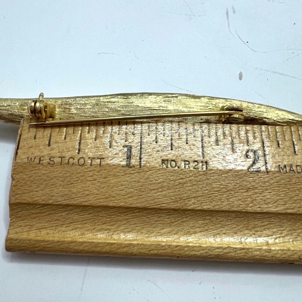 N/A elegant gold
